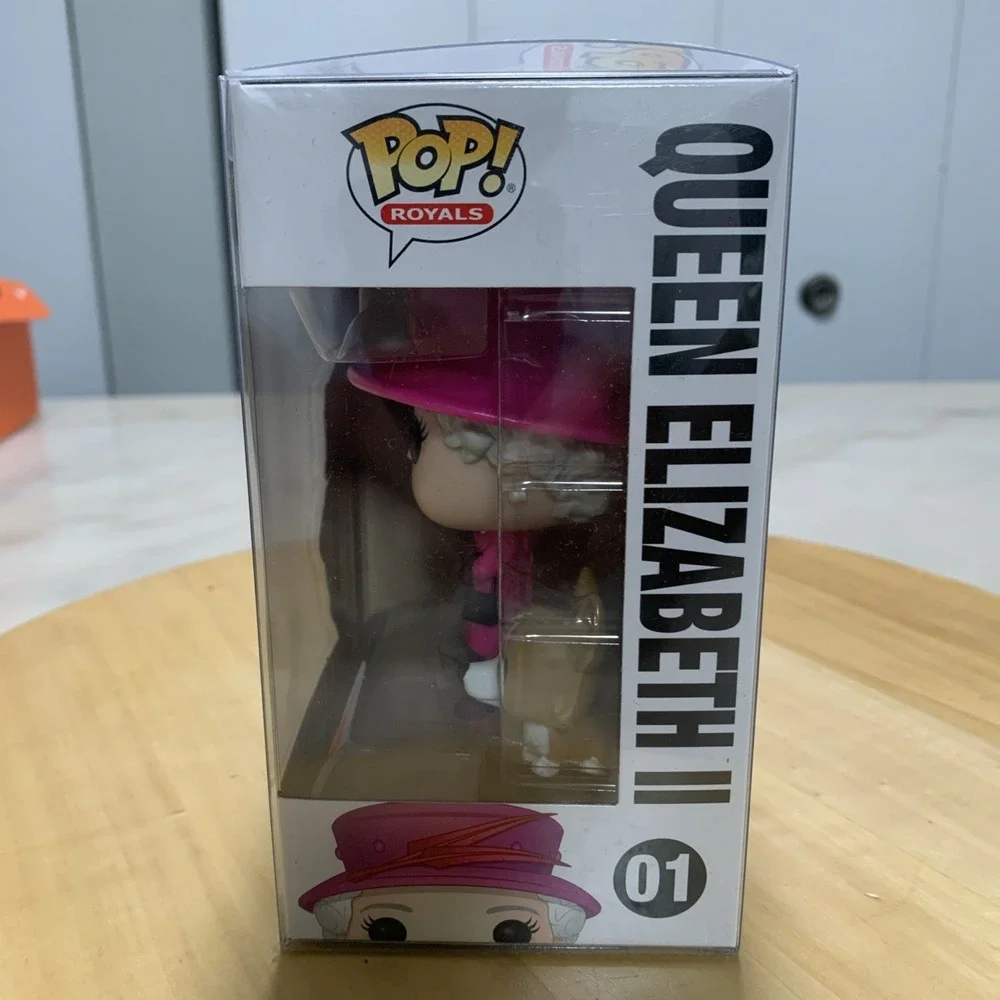 Funko Pop! Royals - Queen Elizabeth II Vinyl Figure New Protector